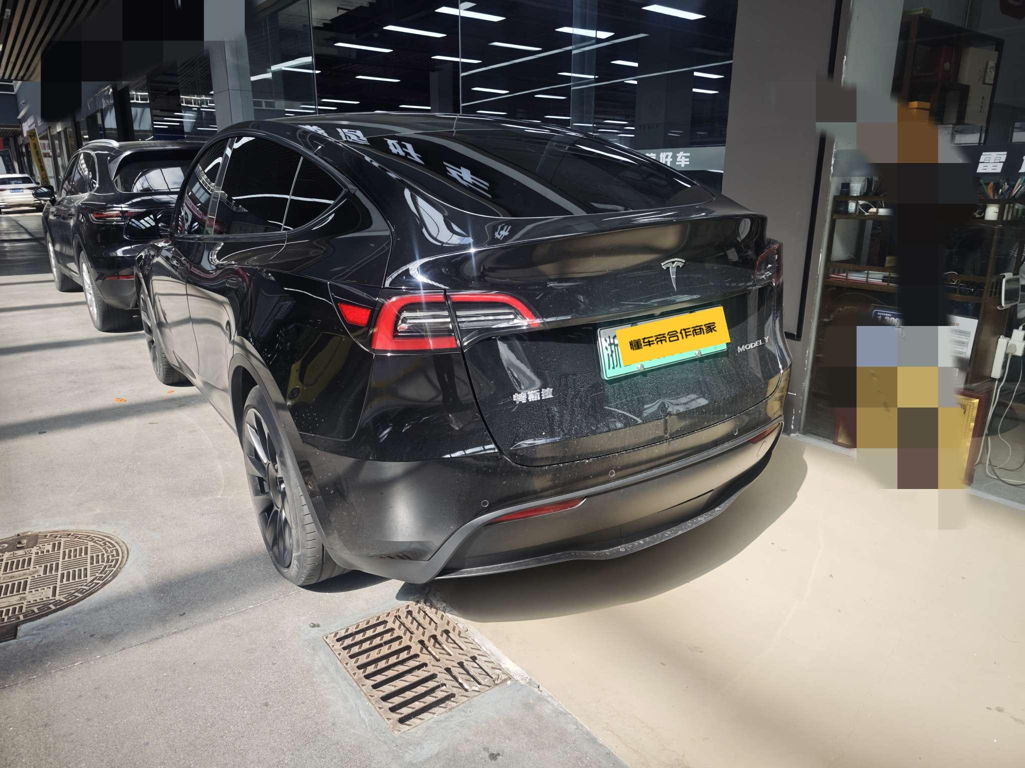 Tesla Model Y 2021 thumb 12