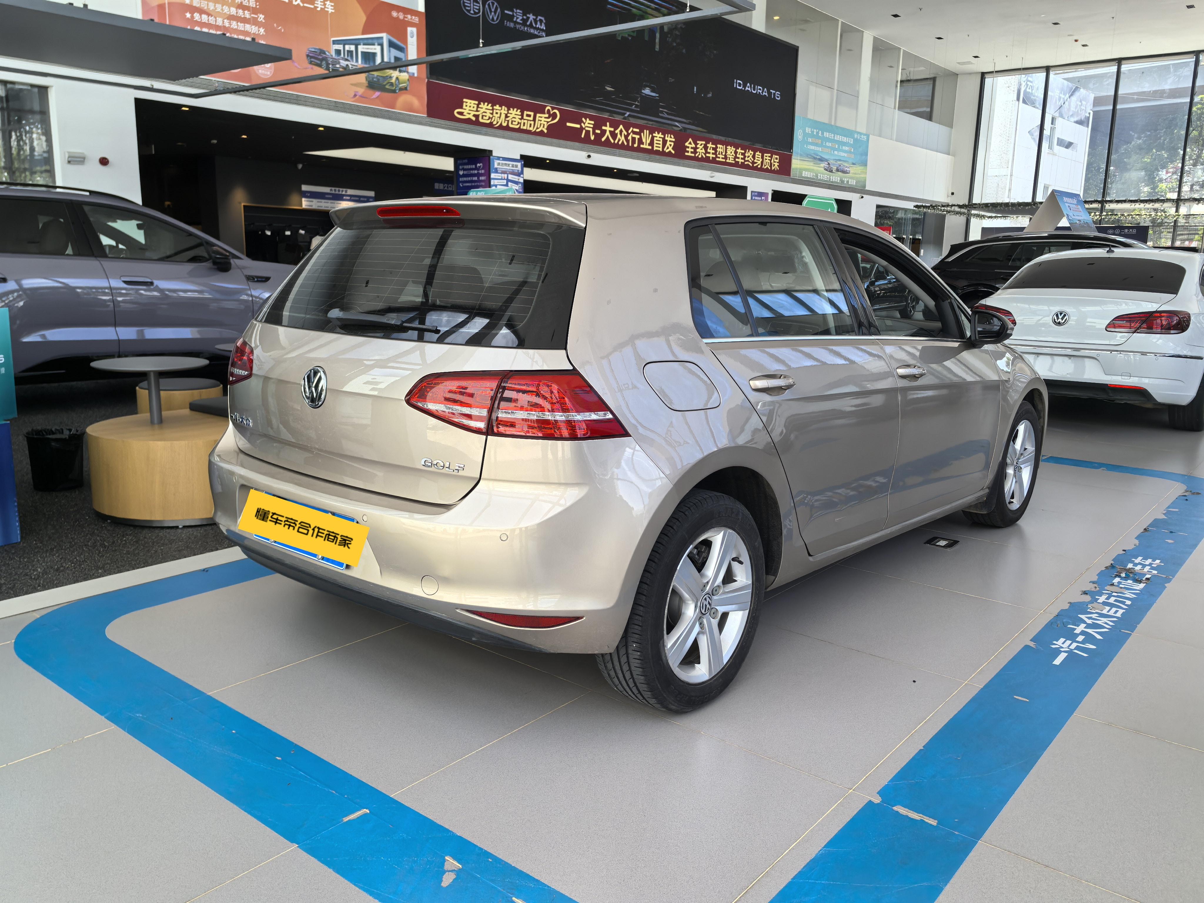 Volkswagen Golf Sportsvan 2014 thumb 4