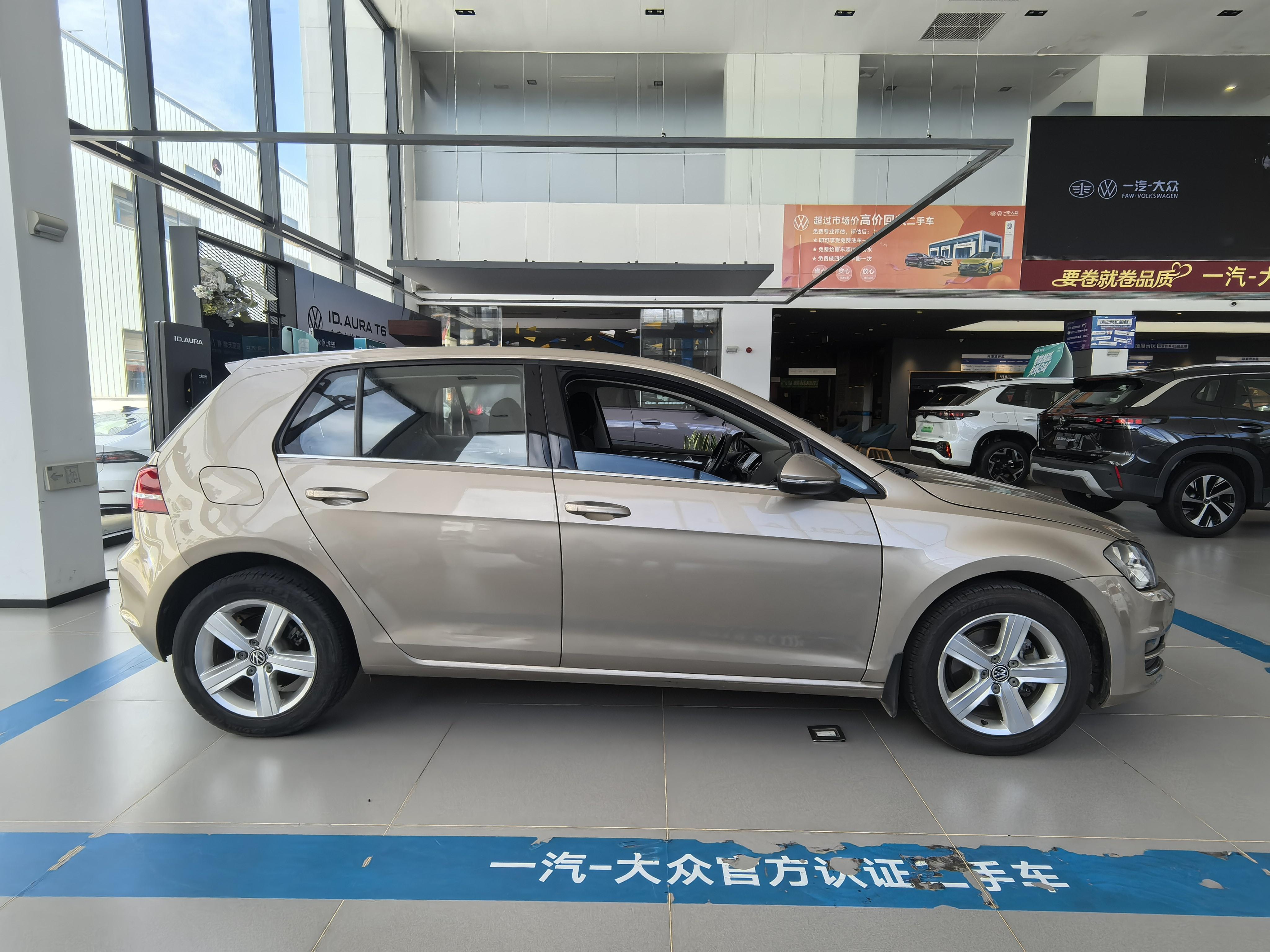 Volkswagen Golf Sportsvan 2014 thumb 5
