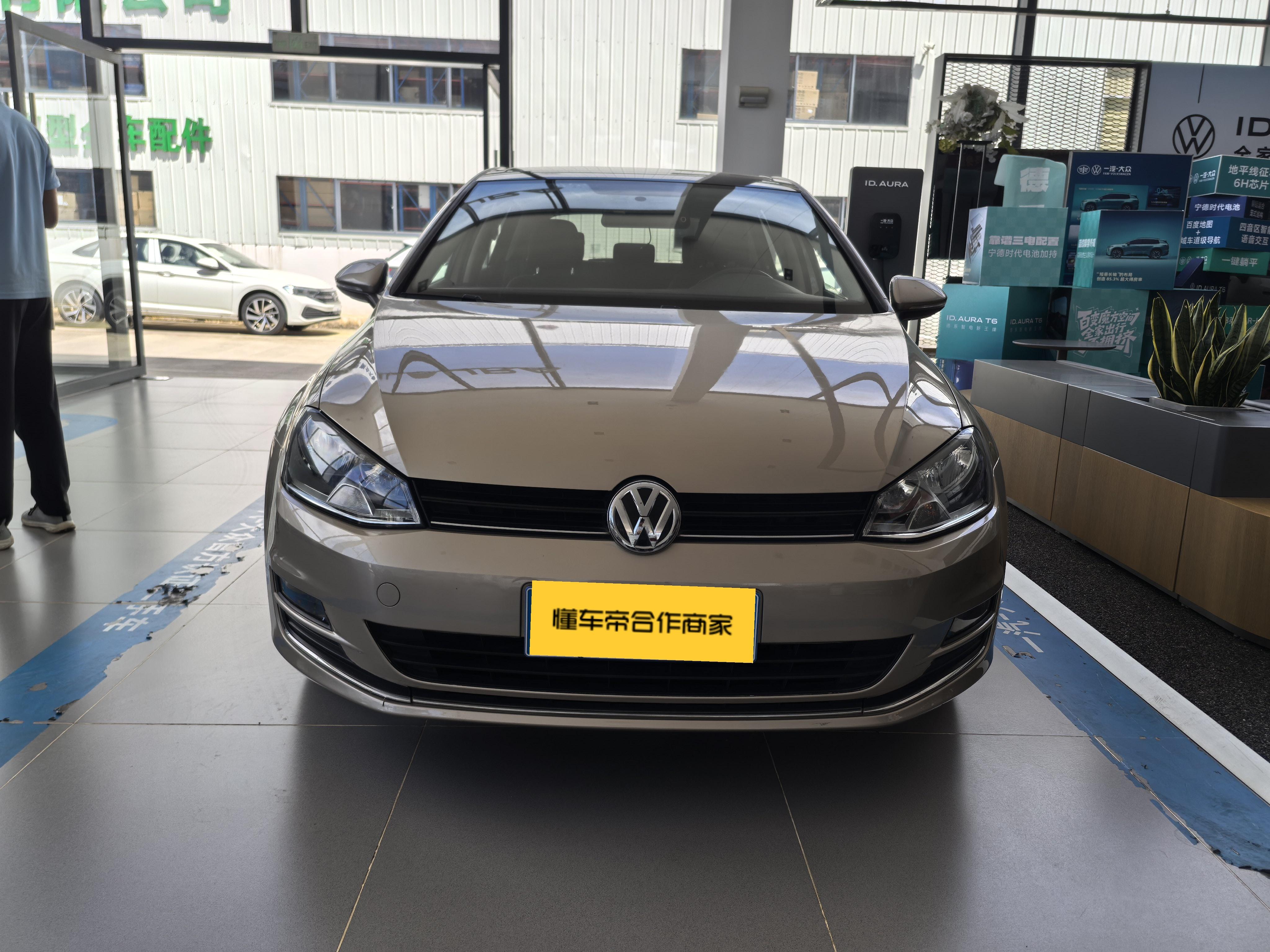 Volkswagen Golf Sportsvan 2014 thumb 11