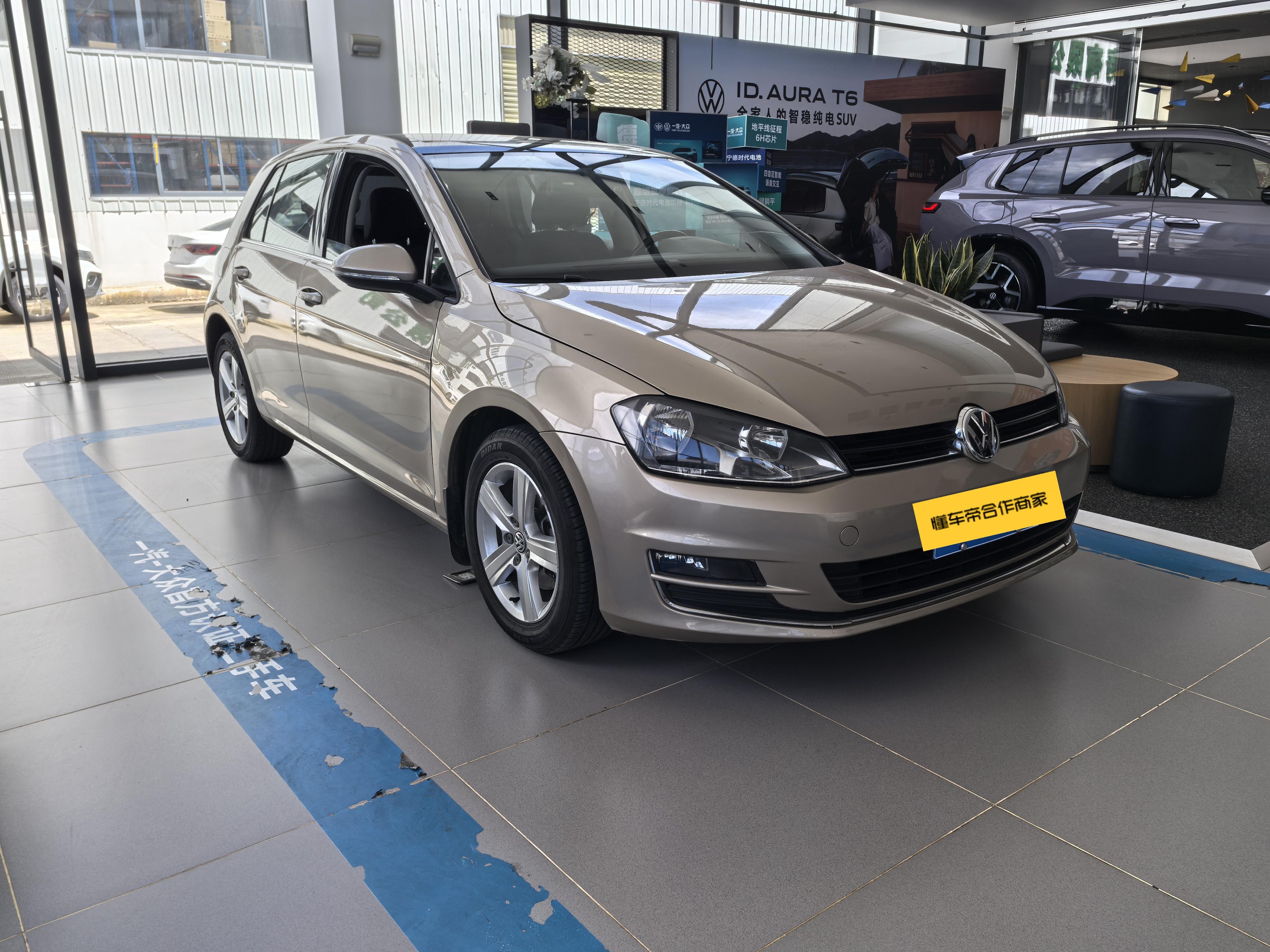 Volkswagen Golf Sportsvan 2014 thumb 12
