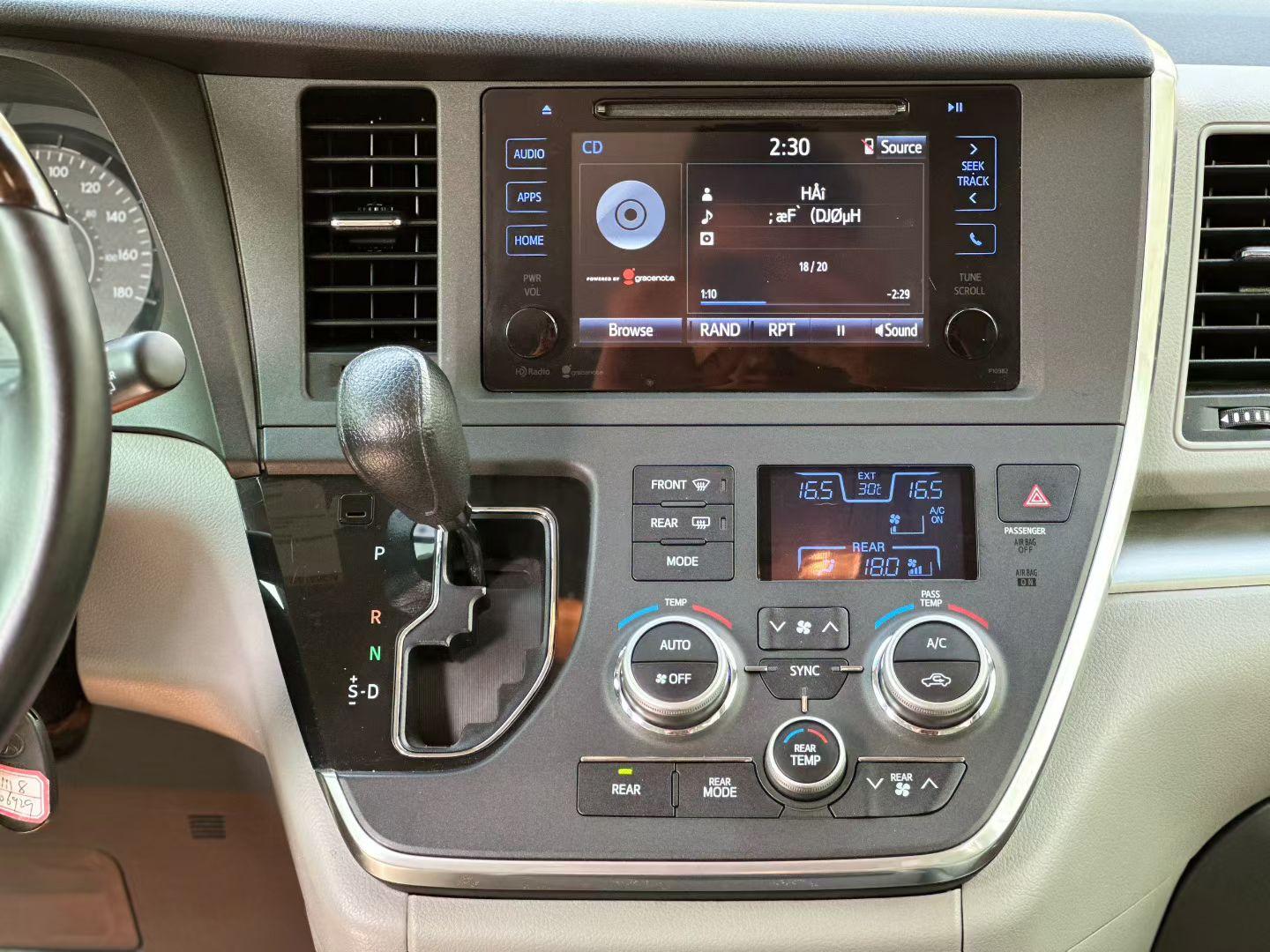 Toyota Sienna 2015 thumb 4