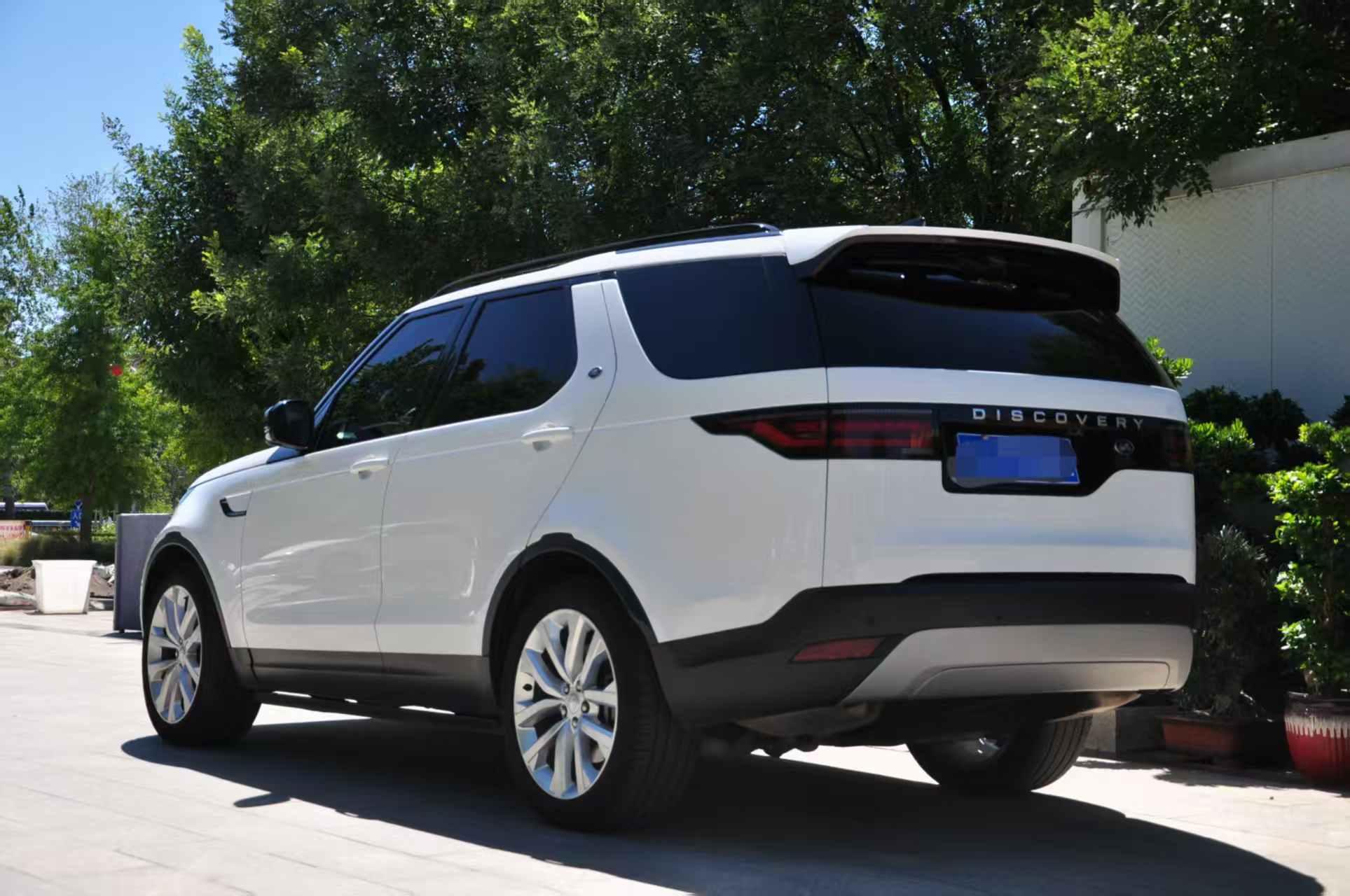 Land Rover Discovery 2024 thumb 2