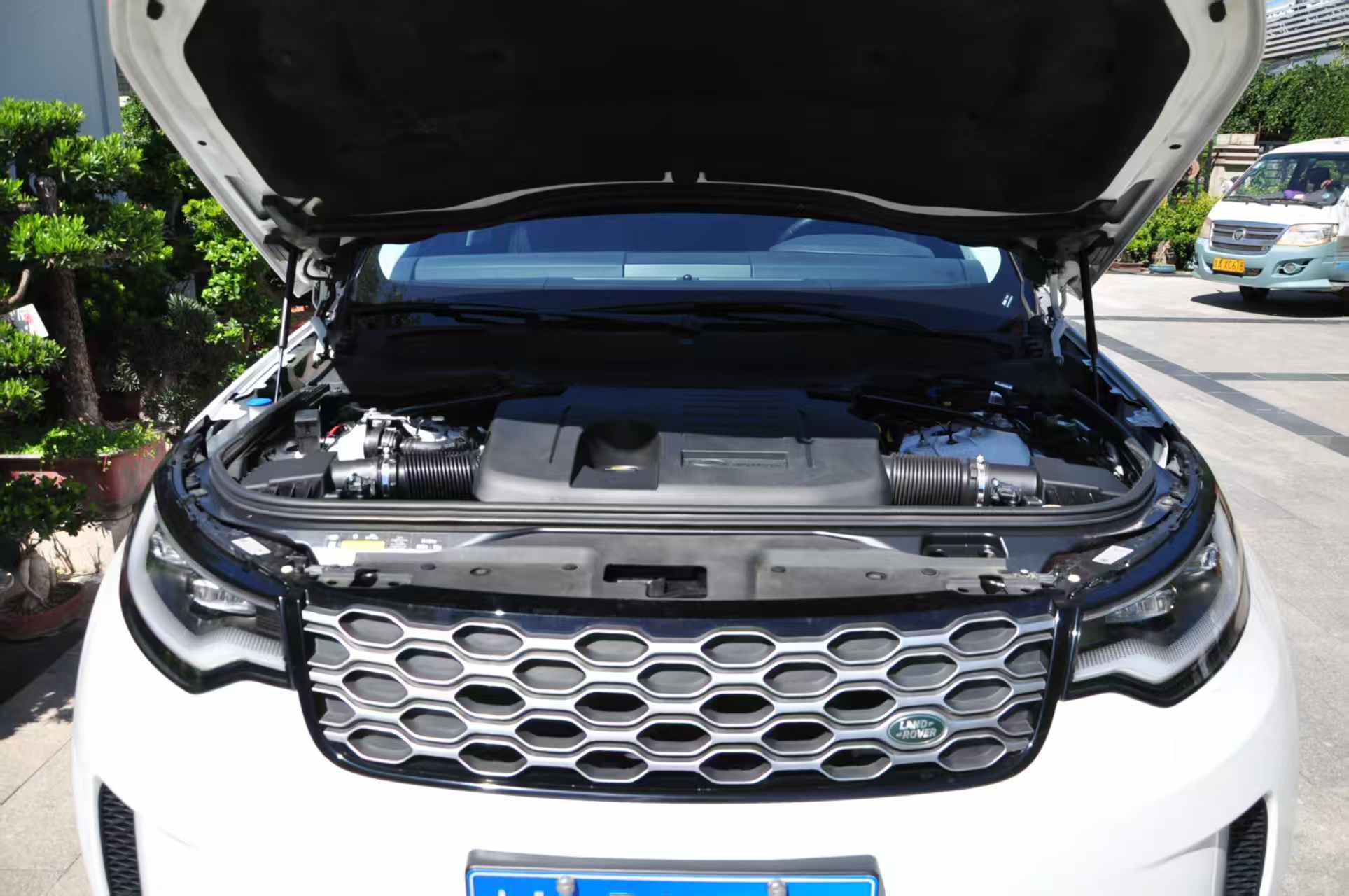 Land Rover Discovery 2024 thumb 4