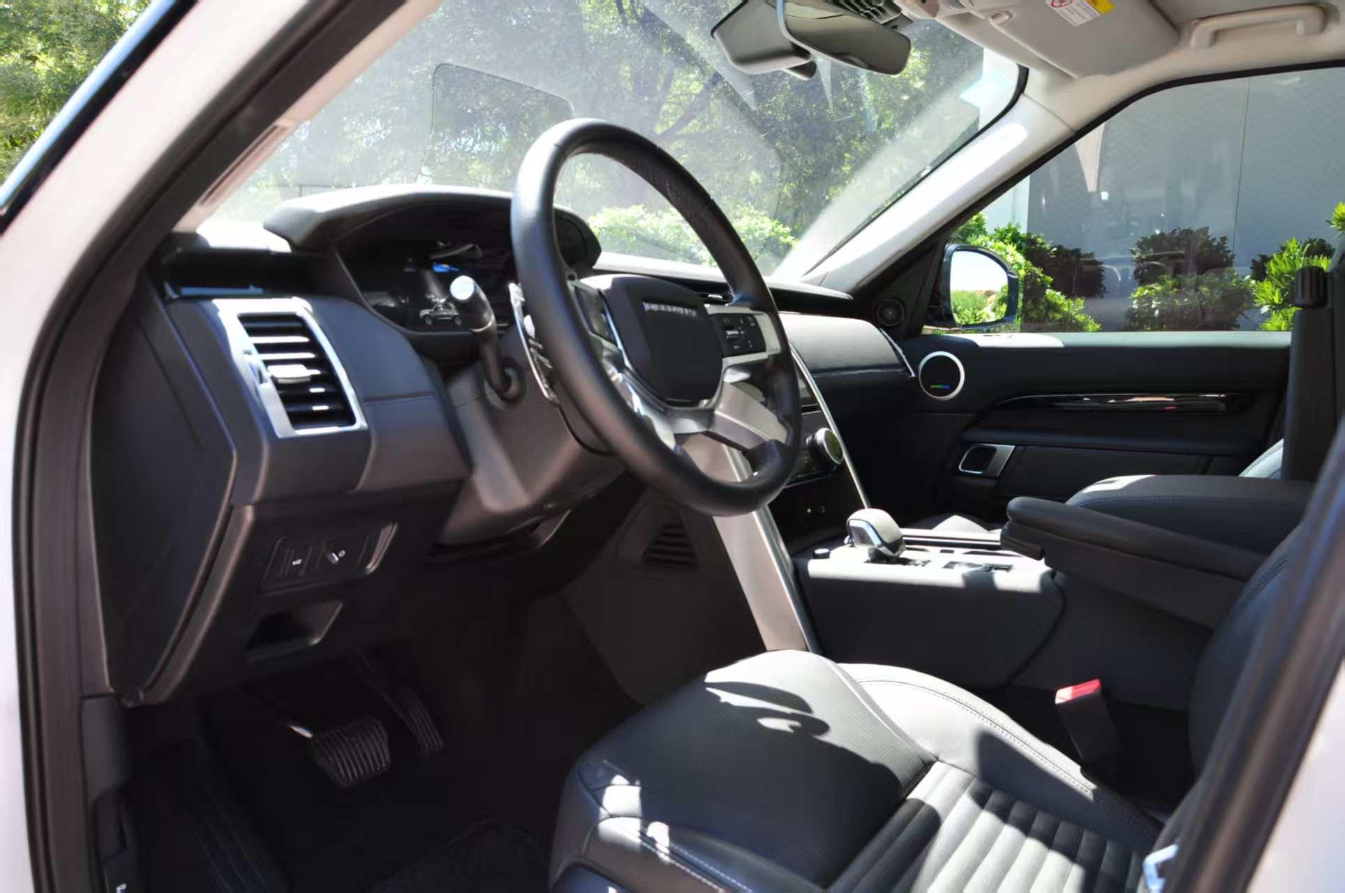 Land Rover Discovery 2024 thumb 10