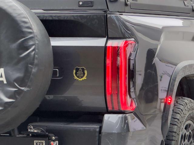 Toyota Fortuner 2024 thumb 3