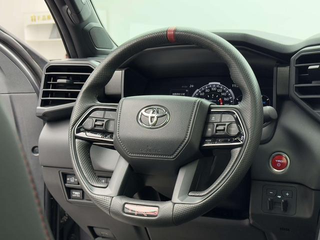 Toyota Fortuner 2024 thumb 12