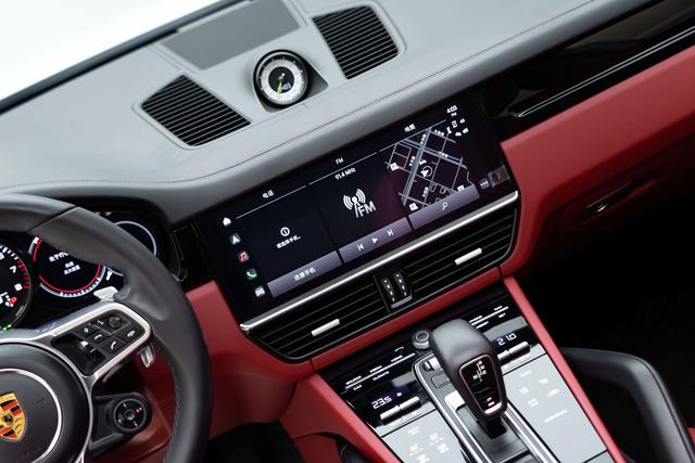 Porsche Cayenne 2021 thumb 4