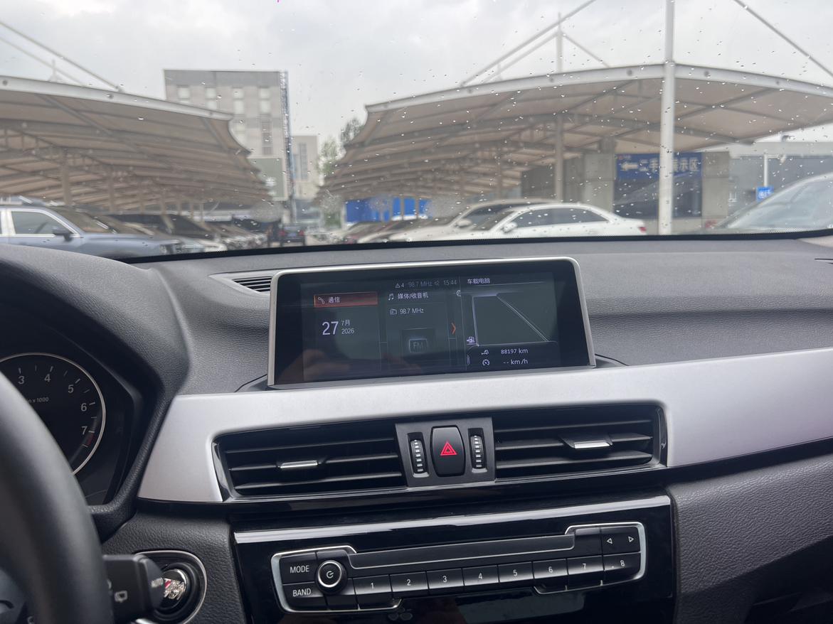 BMW X1 2018 thumb 9