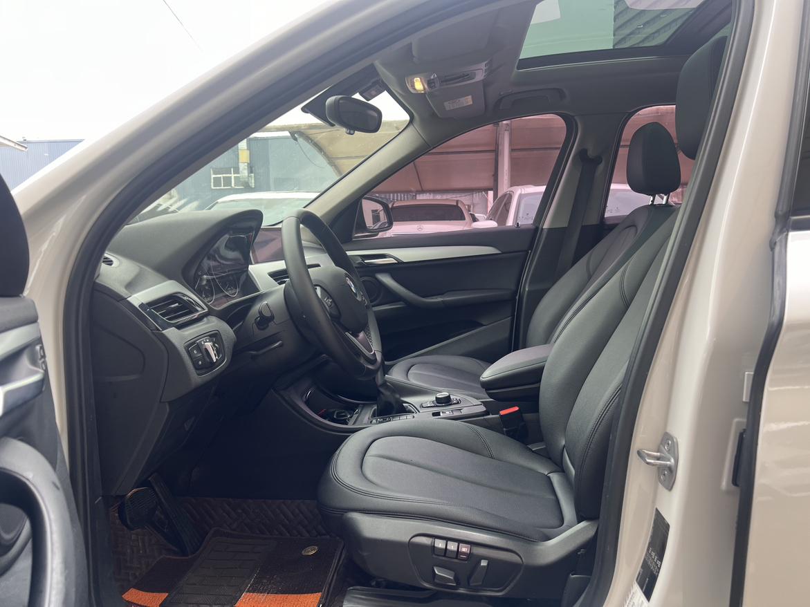 BMW X1 2018 thumb 11