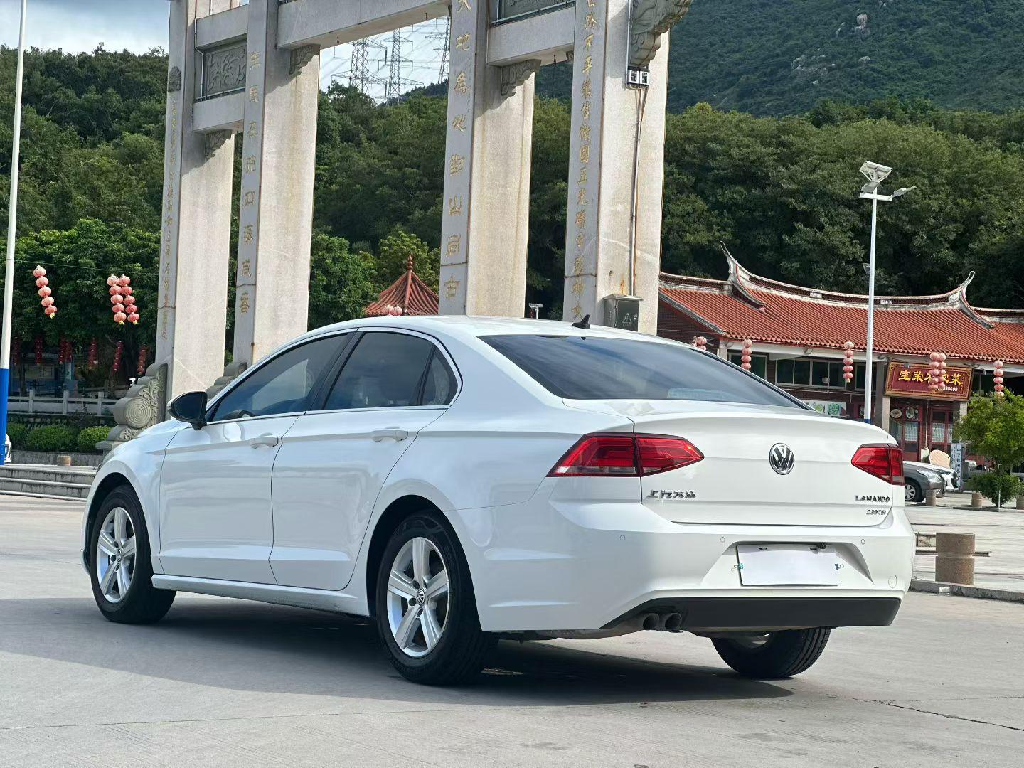 Volkswagen Lamando 2017 thumb 2
