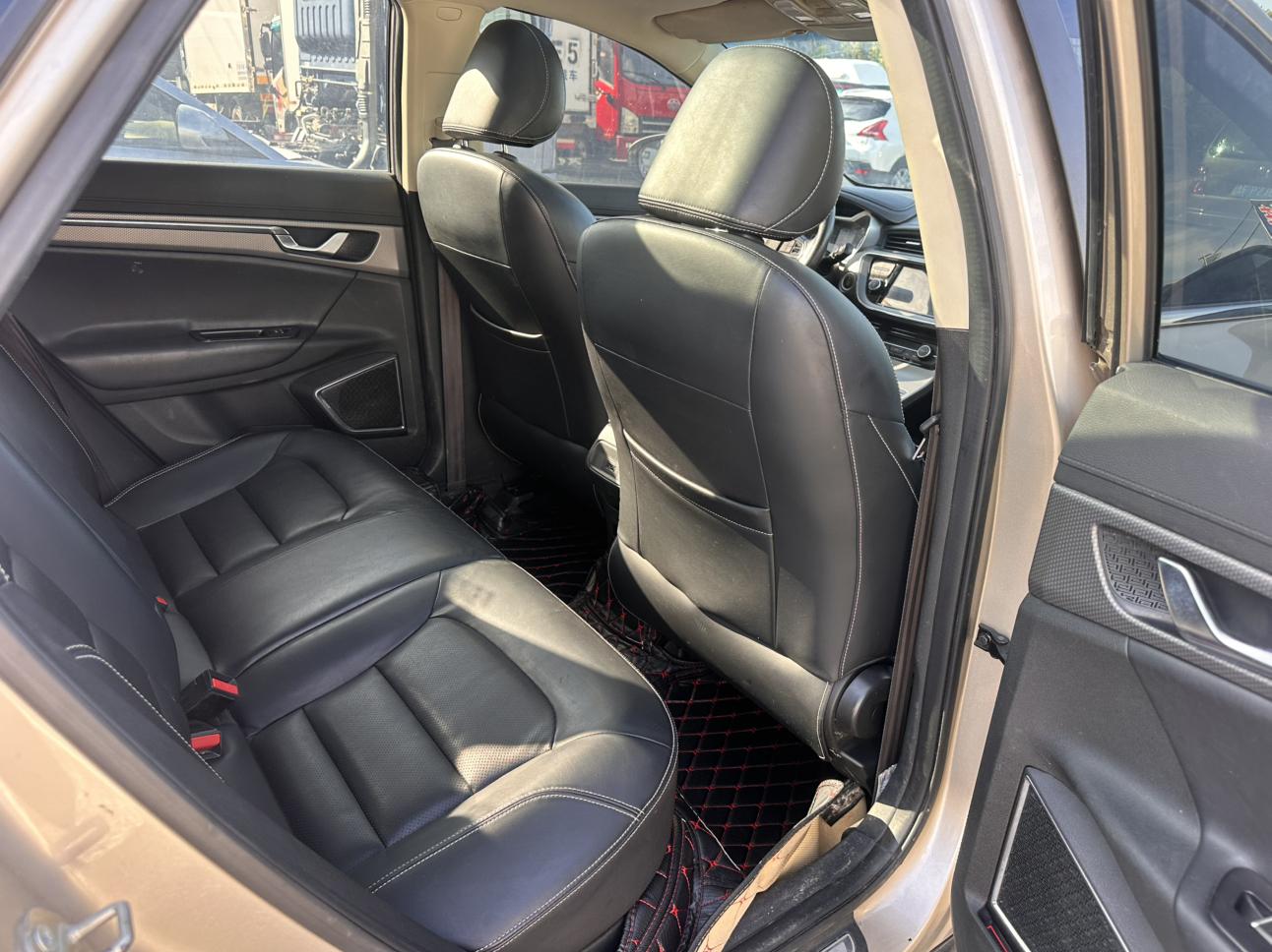 Geely GS 2016 thumb 10