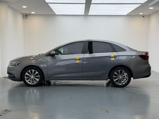 Chevrolet Monza 2022 thumb 2