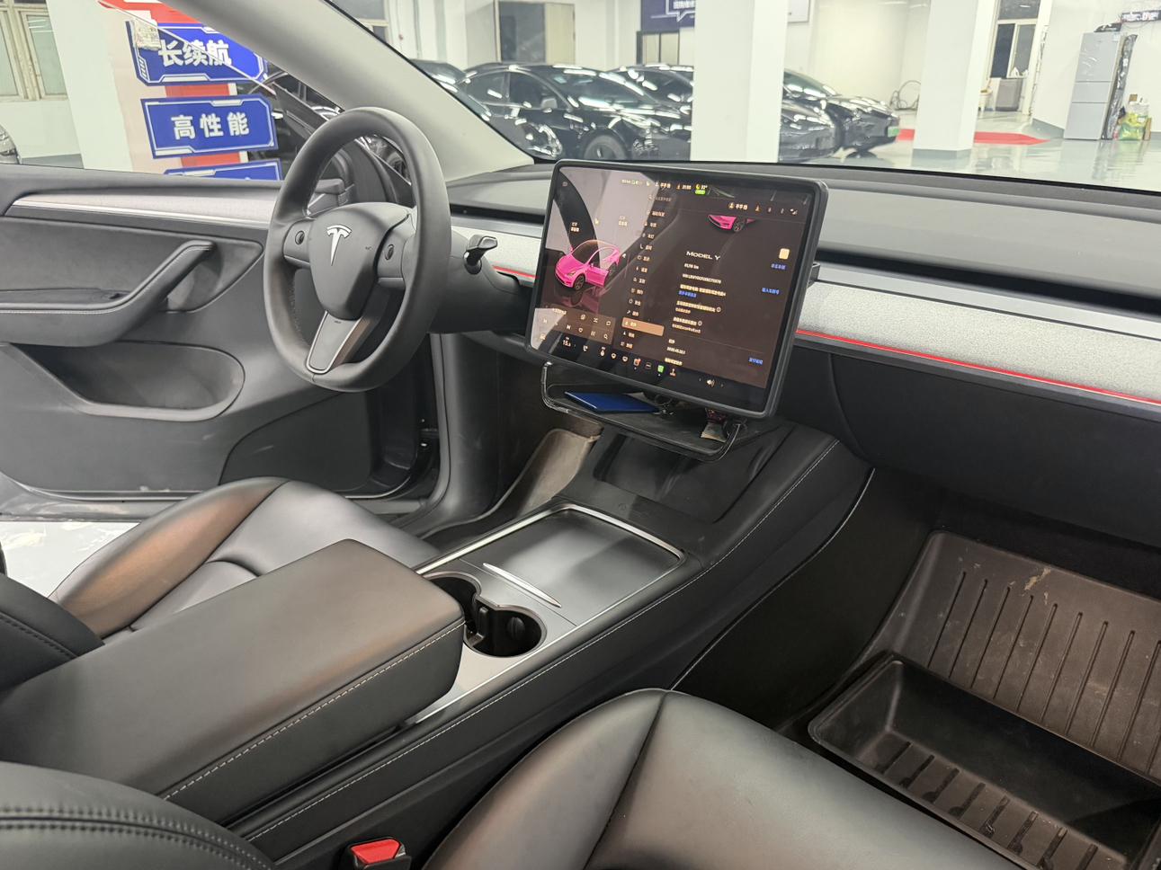 Tesla Model Y 2024 thumb 5