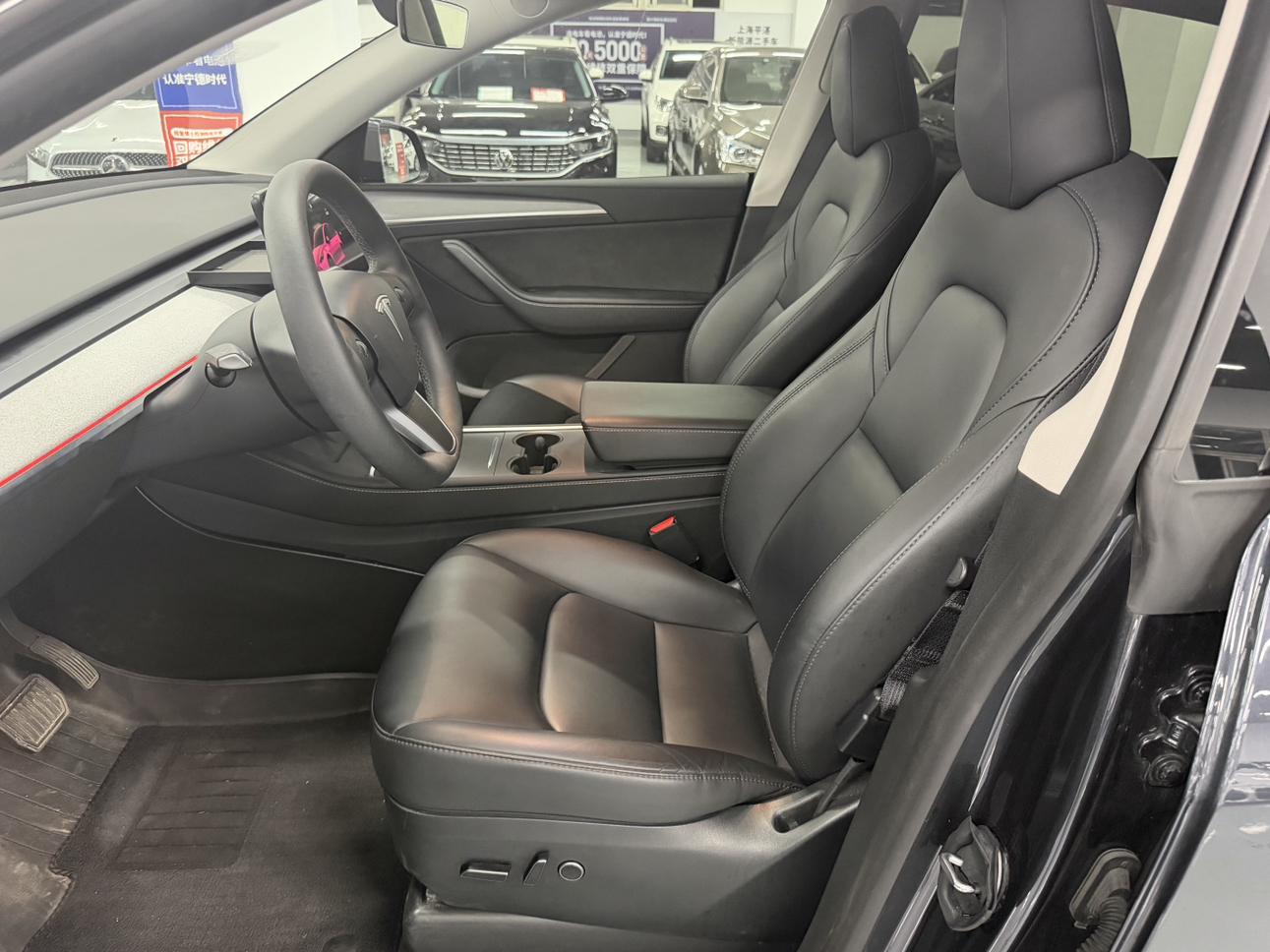 Tesla Model Y 2024 thumb 7
