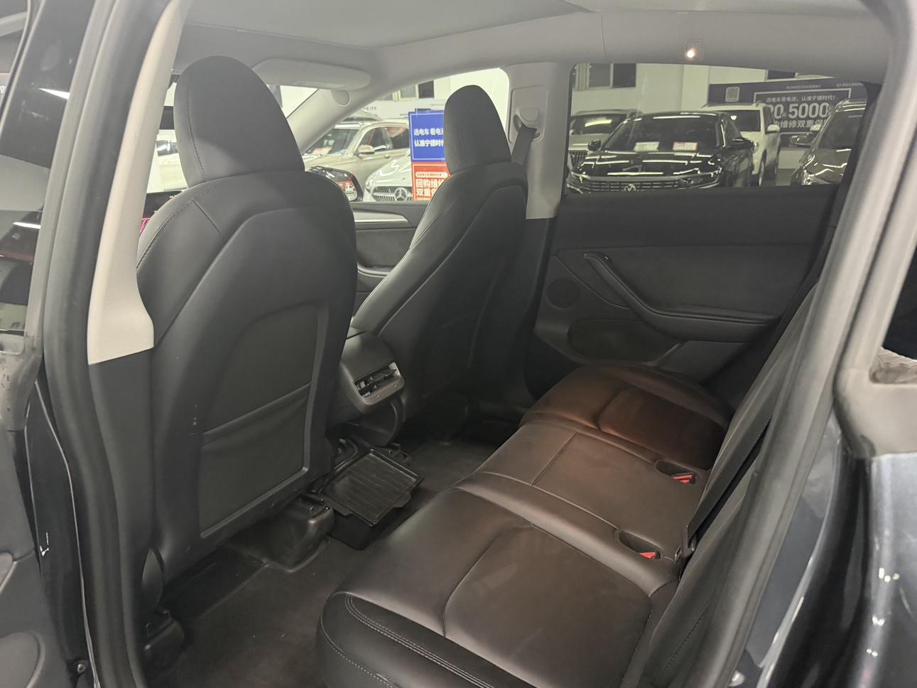 Tesla Model Y 2024 thumb 8