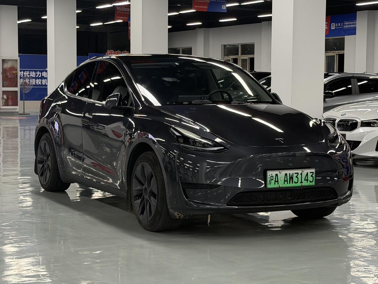 Tesla Model Y 2024 thumb 11