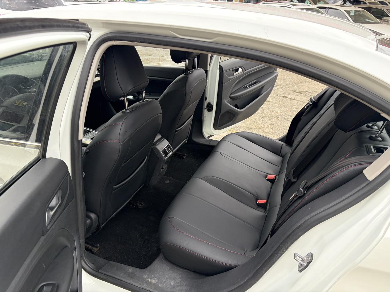 Peugeot 408 2014 thumb 7