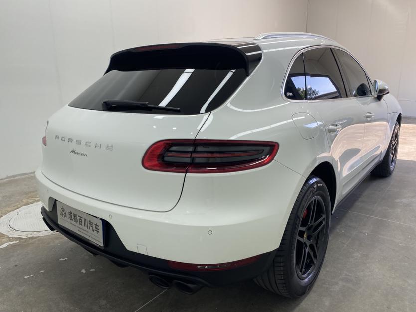 Porsche Macan 2017 thumb 3