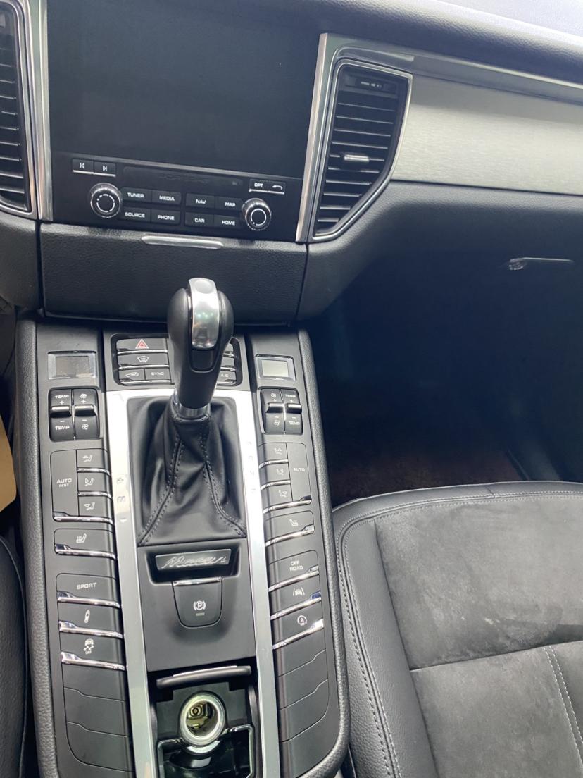 Porsche Macan 2017 thumb 5