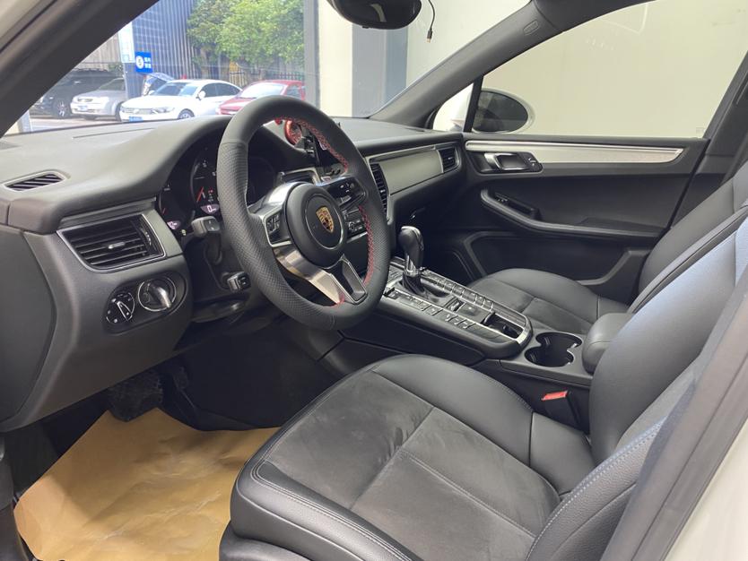 Porsche Macan 2017 thumb 8