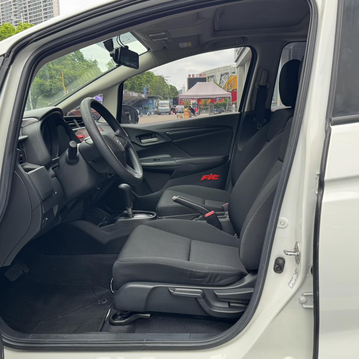 Honda Fit Shuttle 2016 thumb 8