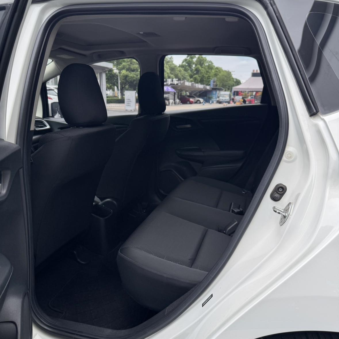 Honda Fit Shuttle 2016 thumb 9