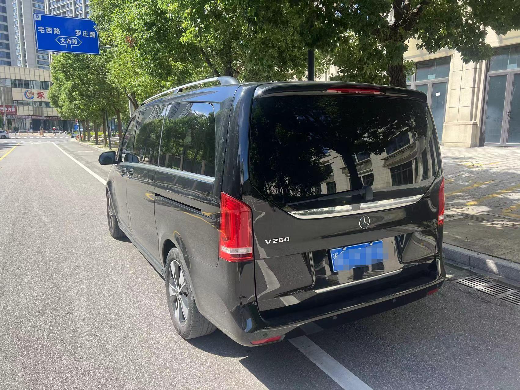 Mercedes-Benz V-Класс 2022 thumb 2