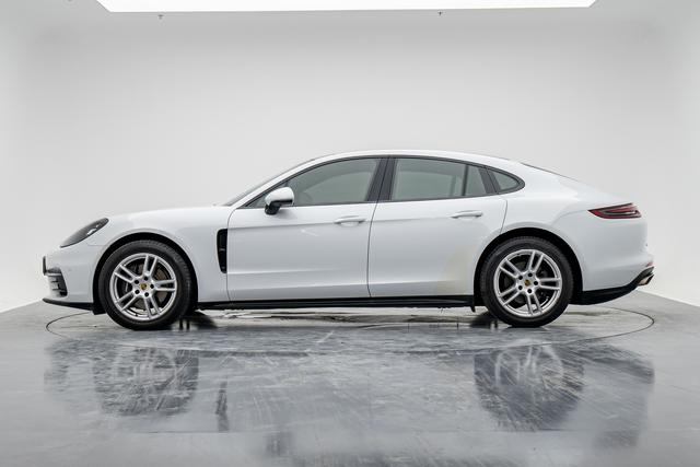 Porsche Panamera 2019 thumb 2