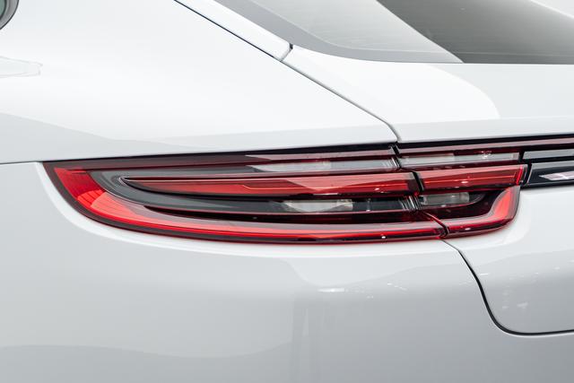 Porsche Panamera 2019 thumb 11