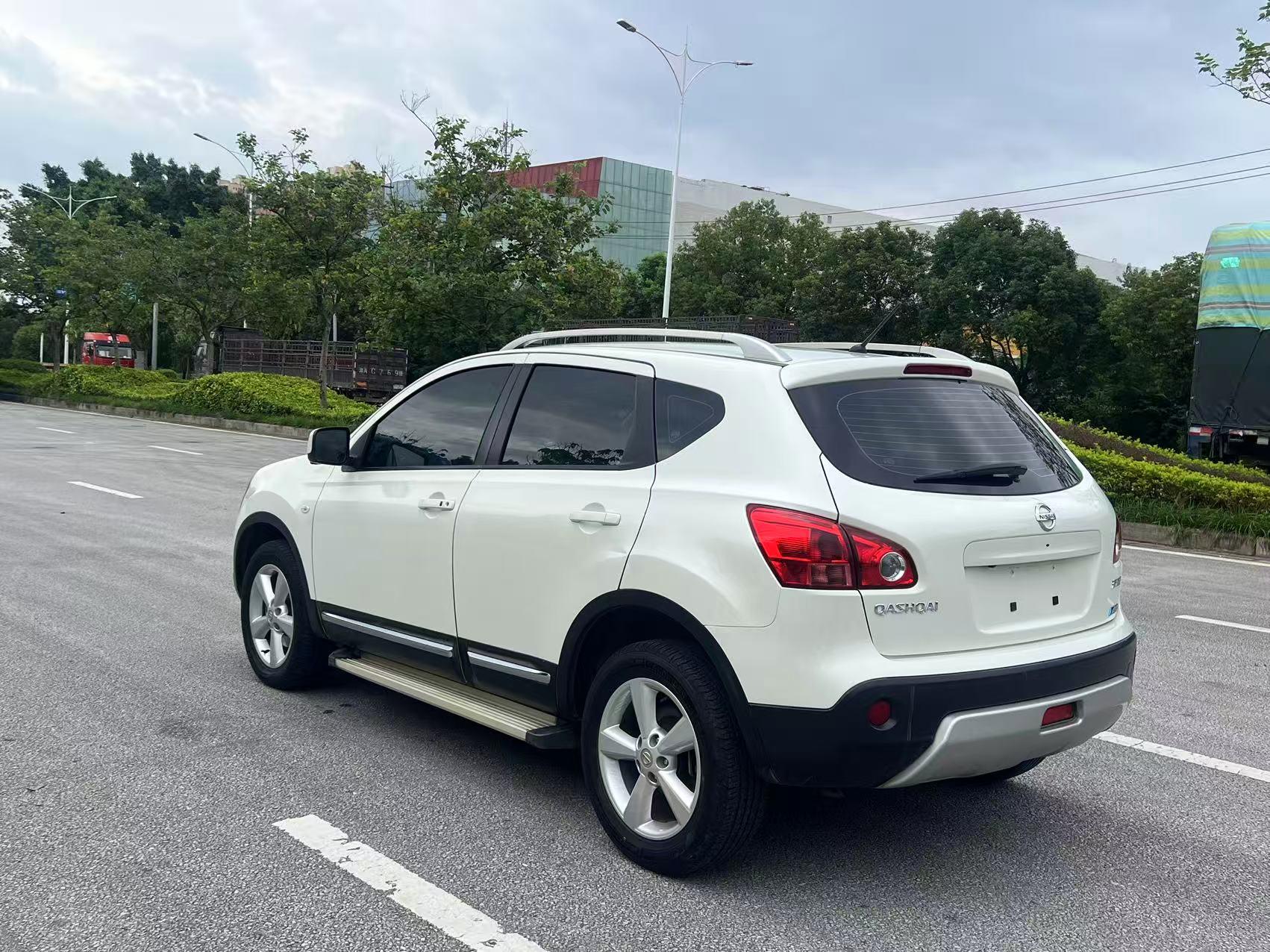 Nissan Qashqai+2 2015 thumb 2