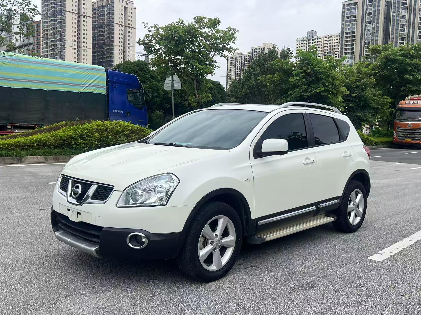 Nissan Qashqai+2 2015 thumb 10