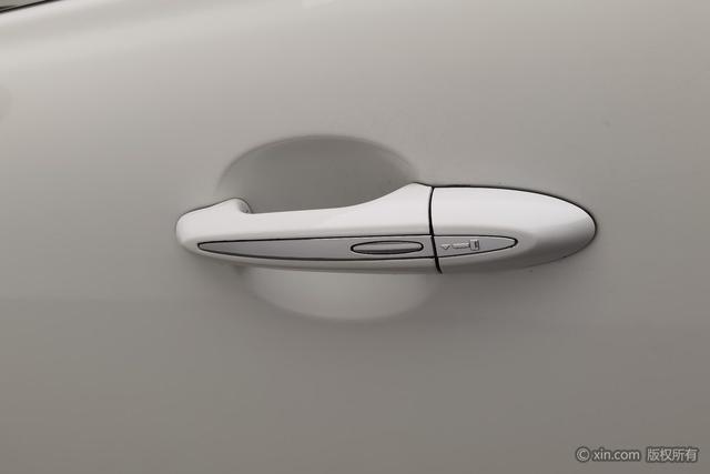 Jaguar XJ 2018 thumb 8
