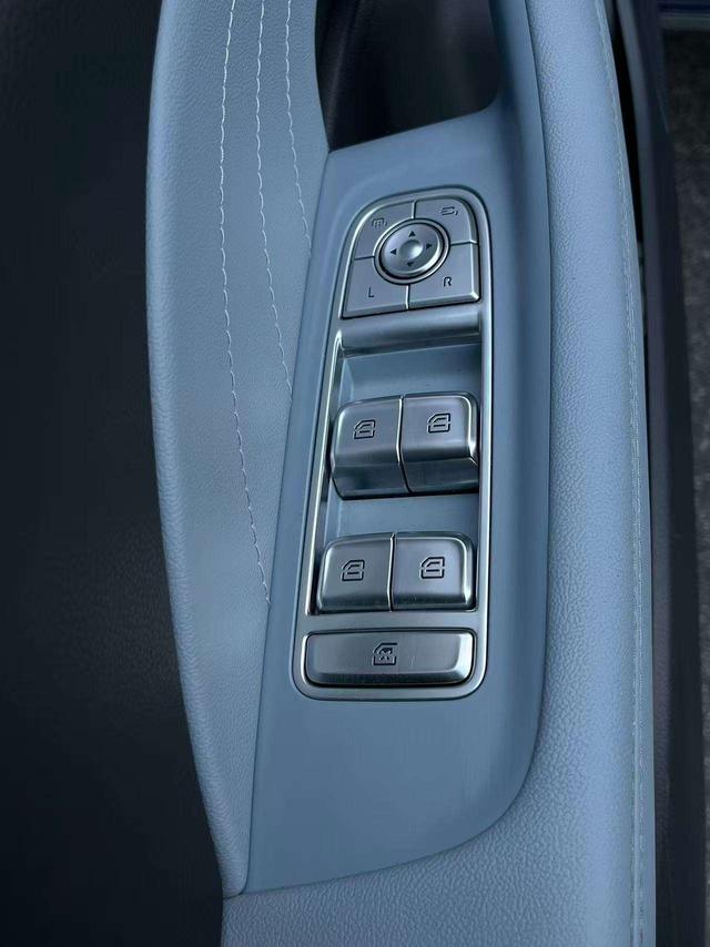 Hongqi H5 2025 thumb 9