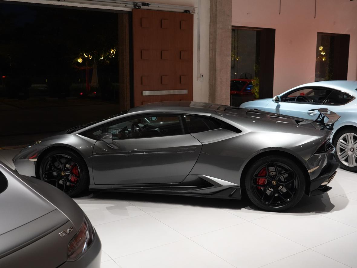 Lamborghini Huracán 2016 thumb 2