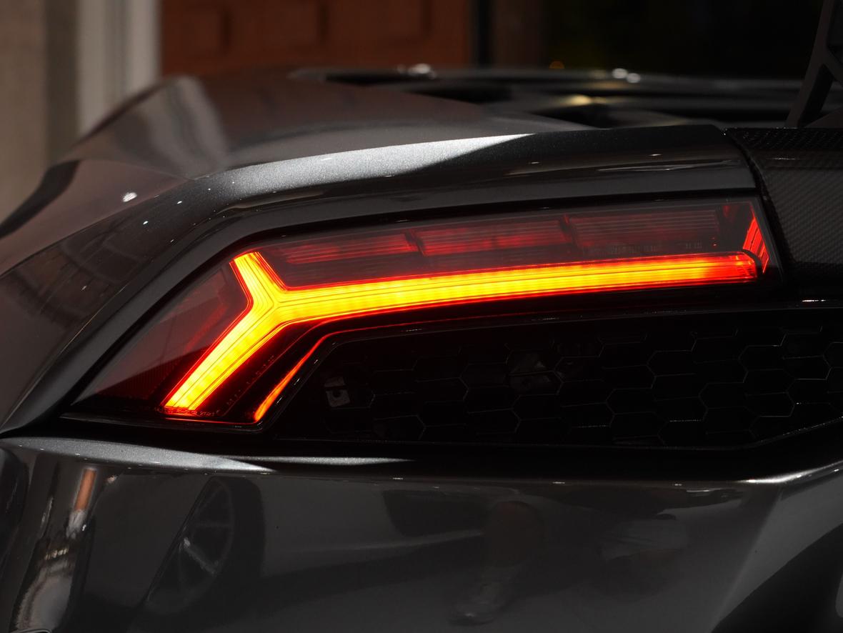 Lamborghini Huracán 2016 thumb 4