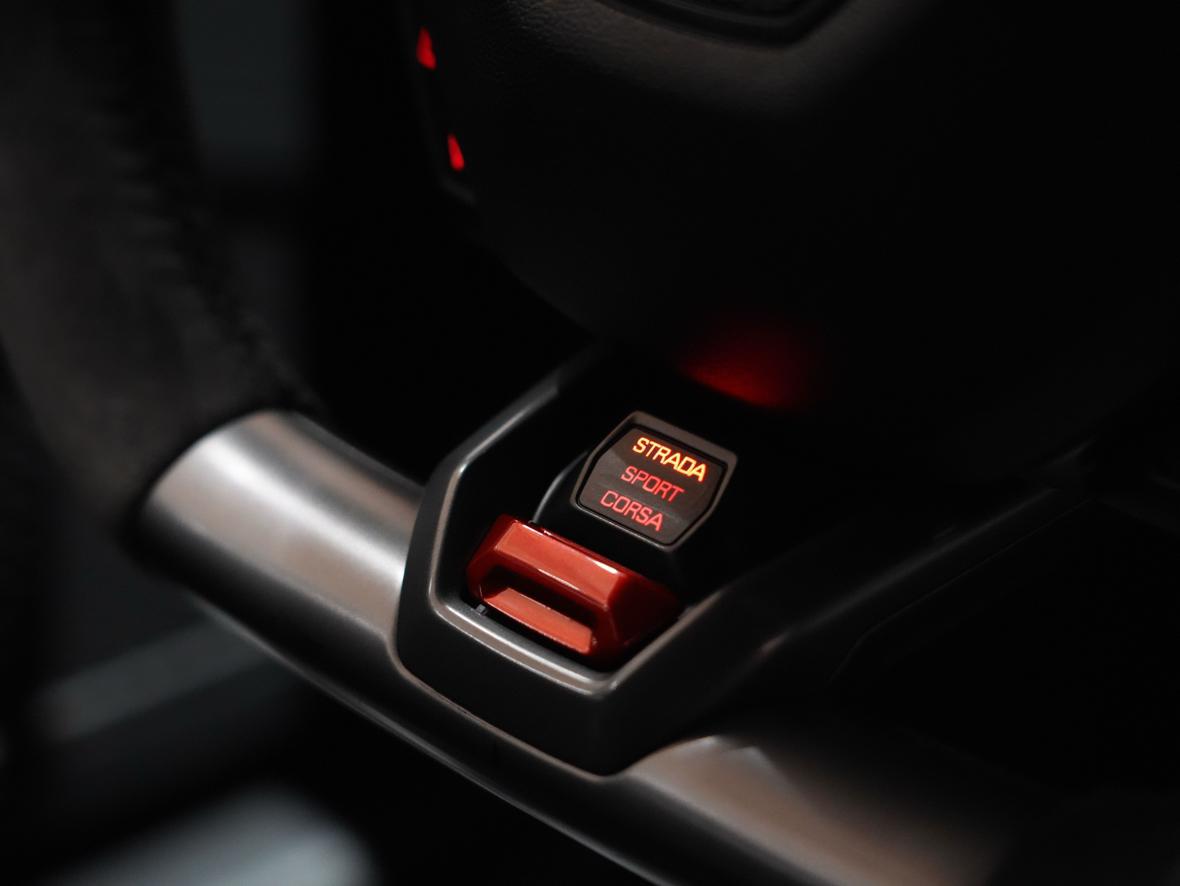 Lamborghini Huracán 2016 thumb 11