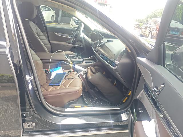 BMW i7 2023 thumb 9