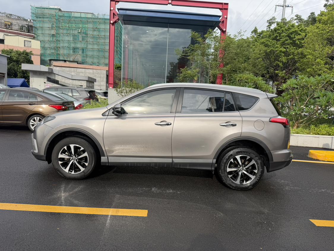 Toyota RAV4 2016 thumb 2