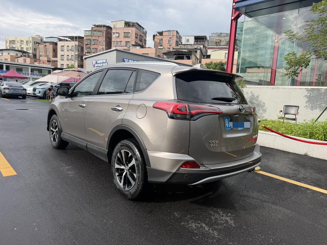 Toyota RAV4 2016 thumb 3