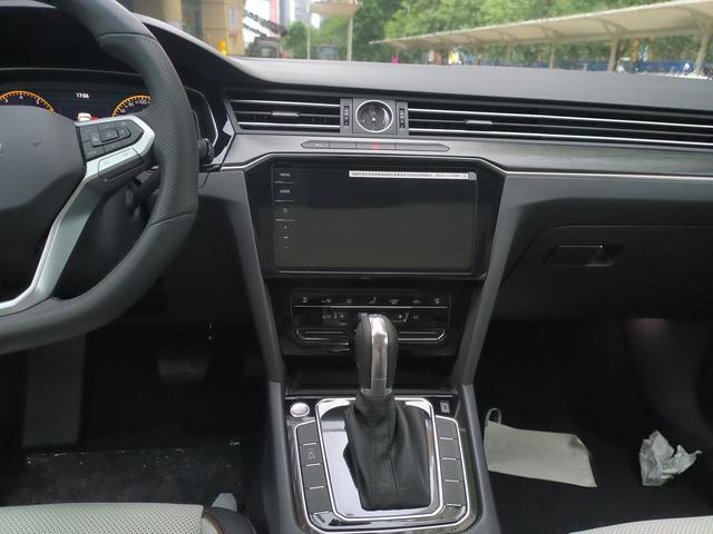 Volkswagen Magotan 2026 thumb 6