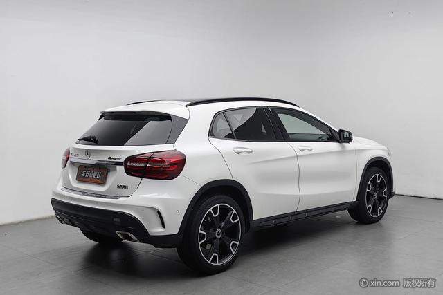 Mercedes-Benz GLA 2018 thumb 2