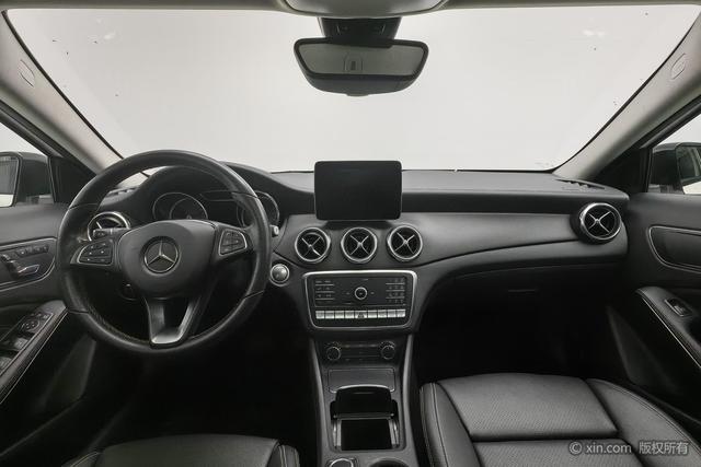 Mercedes-Benz GLA 2018 thumb 11