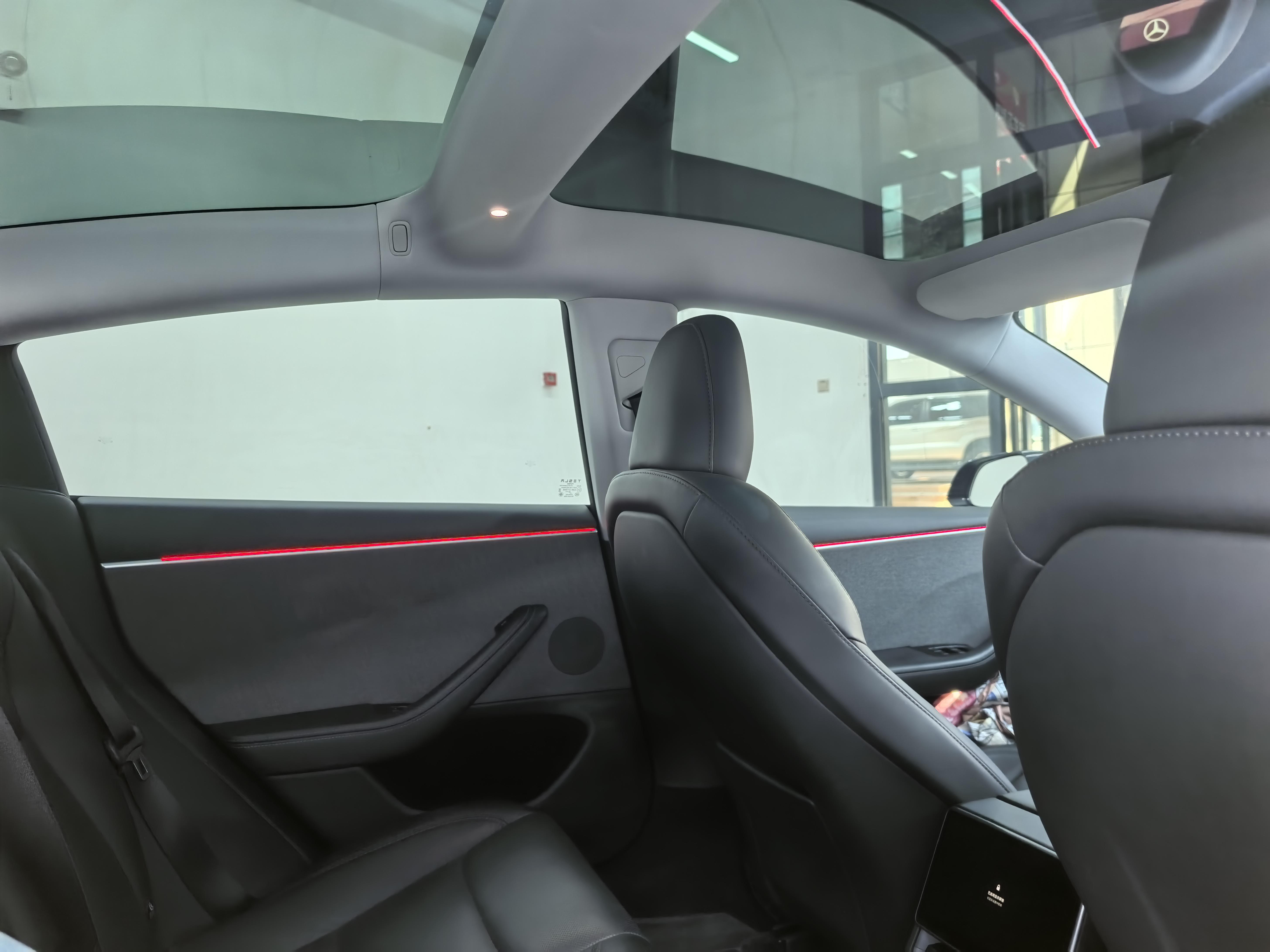 Tesla Model 3 2023 thumb 7