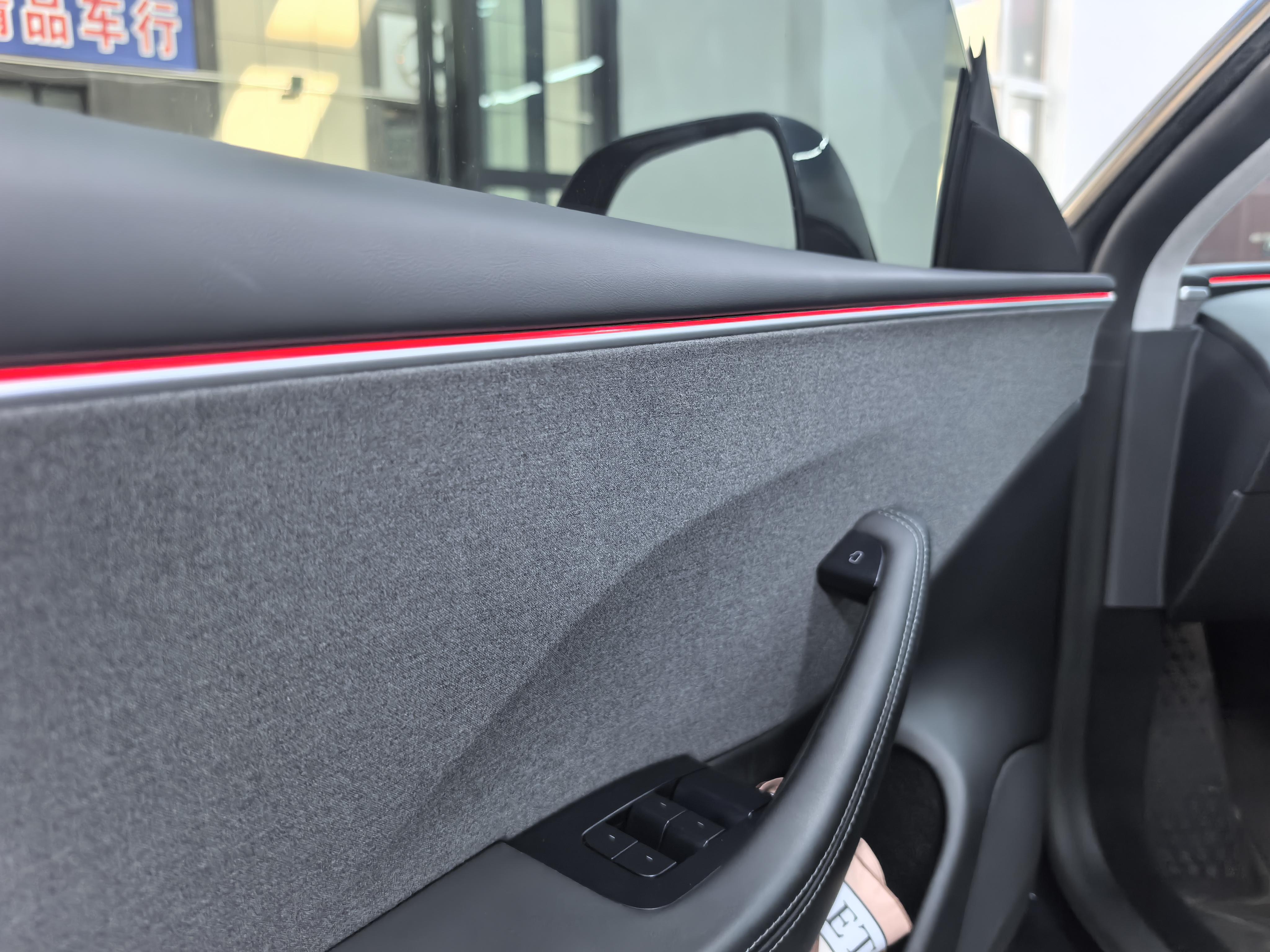 Tesla Model 3 2023 thumb 11