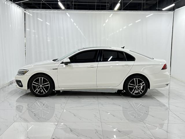 Volkswagen Lamando 2021 thumb 2