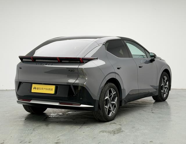 Lynk & Co Z20 2025 thumb 5