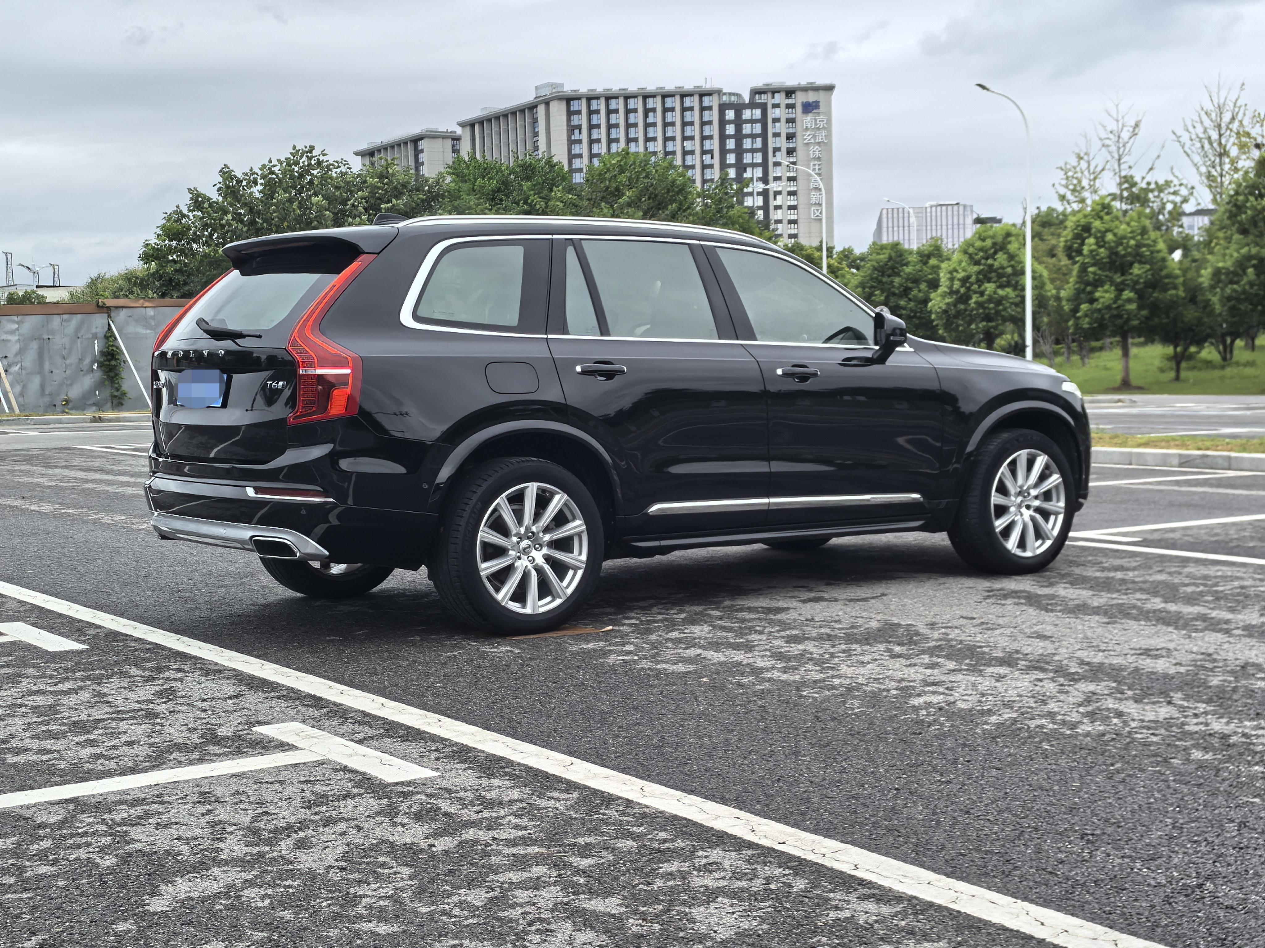 Volvo XC90 2015 thumb 3