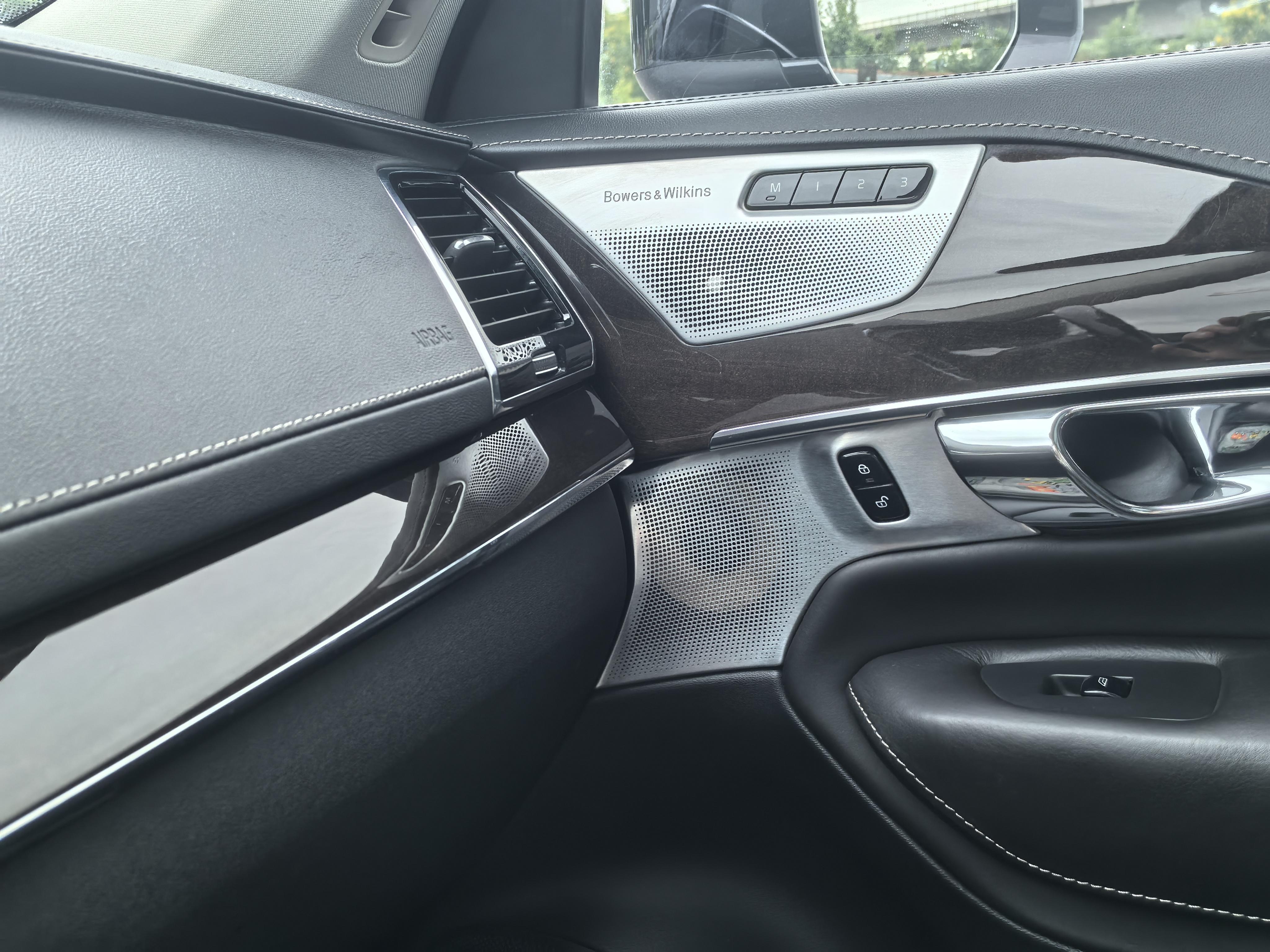 Volvo XC90 2015 thumb 6