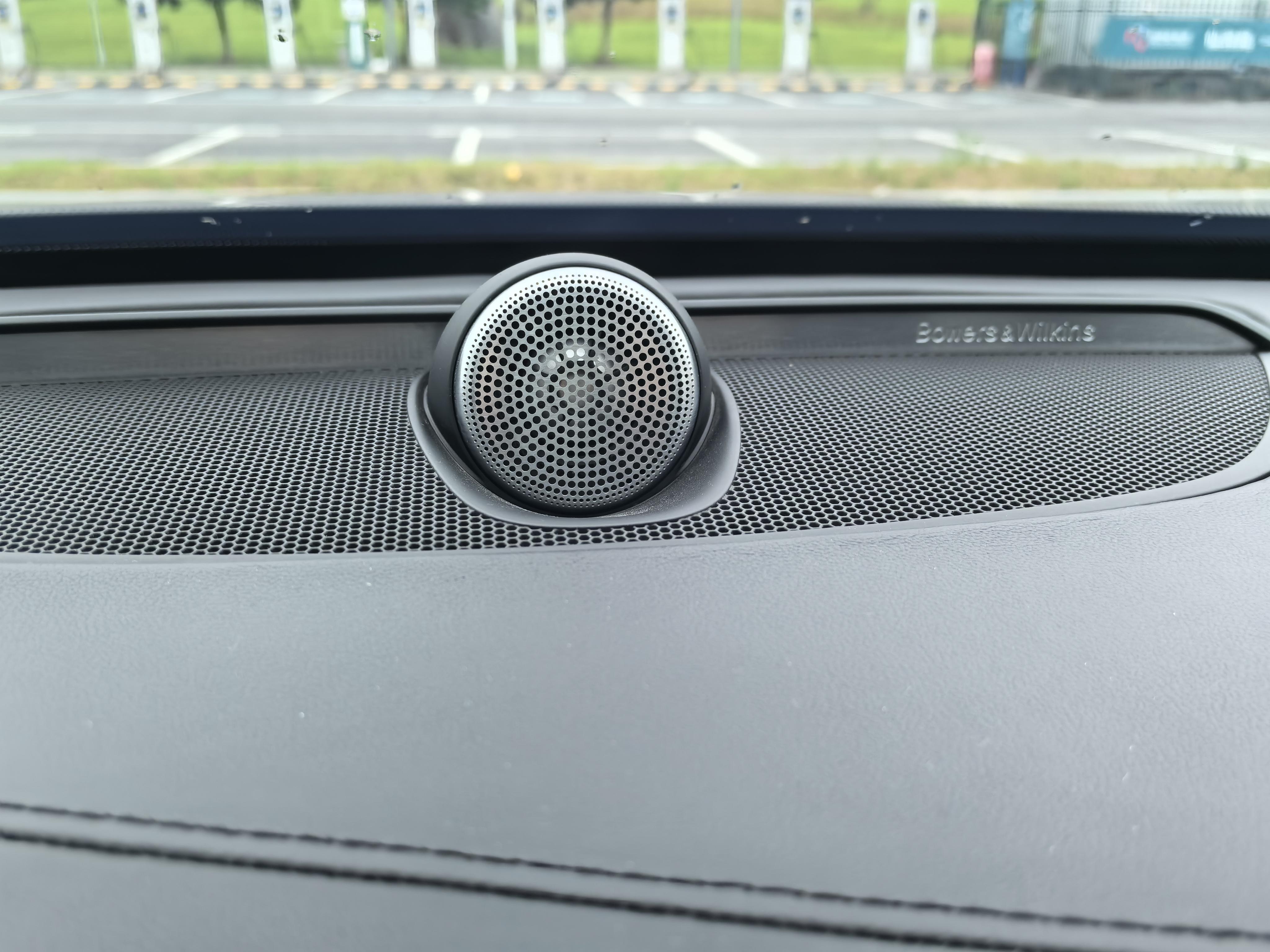 Volvo XC90 2015 thumb 9